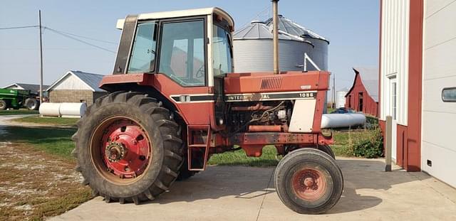 Image of International Harvester 1086 equipment image 1