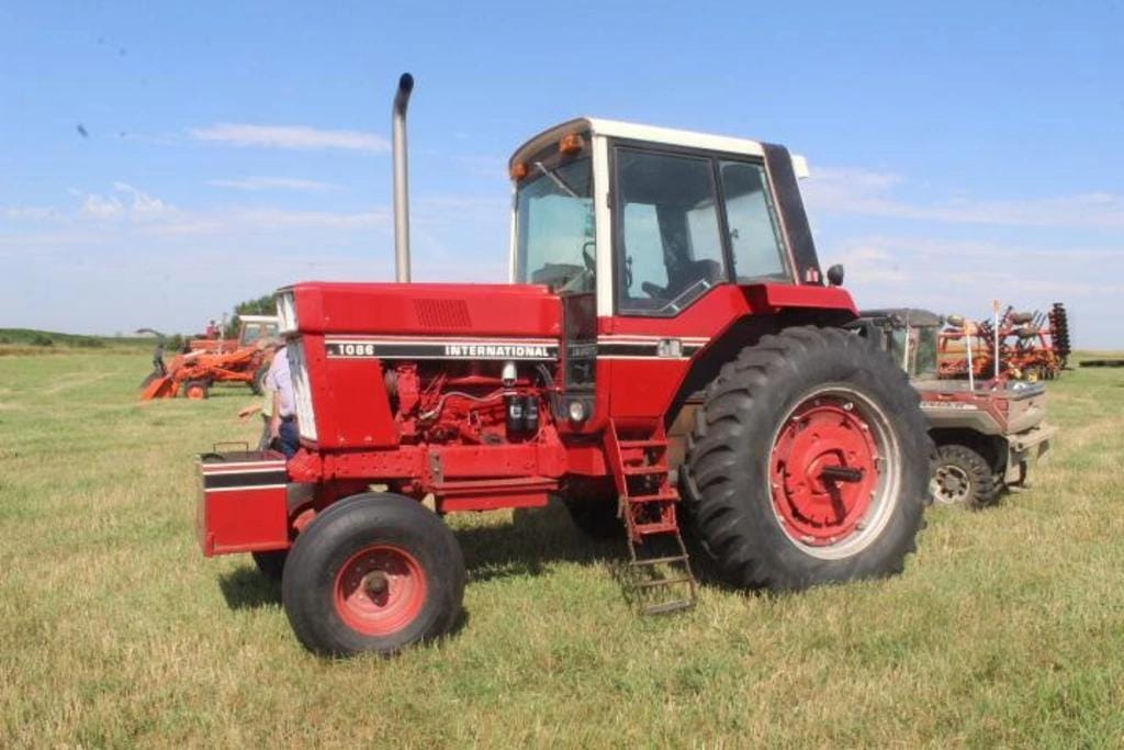 Main image International Harvester 1086
