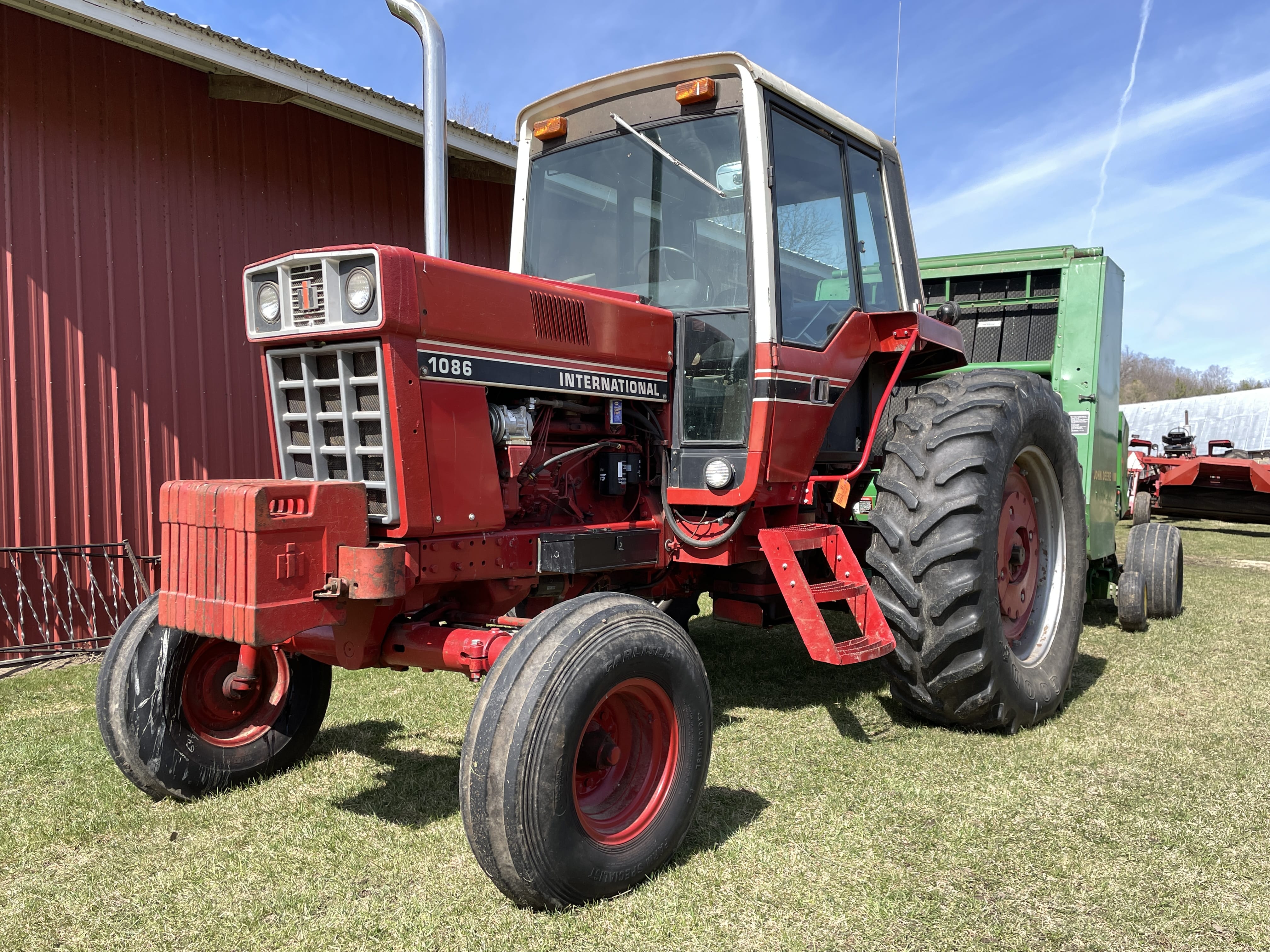 Main image International Harvester 1086