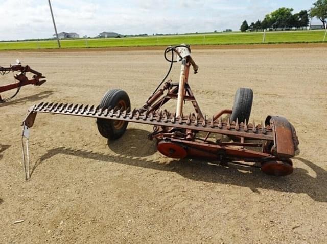 Image of International Harvester 1100 equipment image 3