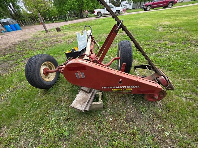 Image of International Harvester 1100 equipment image 3