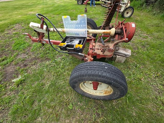 Image of International Harvester 1100 equipment image 4