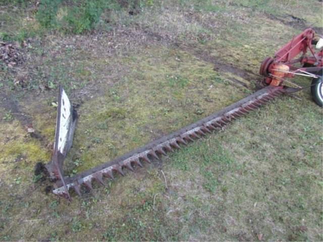 Image of International Harvester 1100 equipment image 1