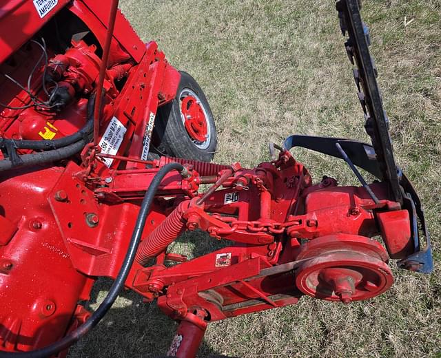 Image of International Harvester 115 equipment image 2