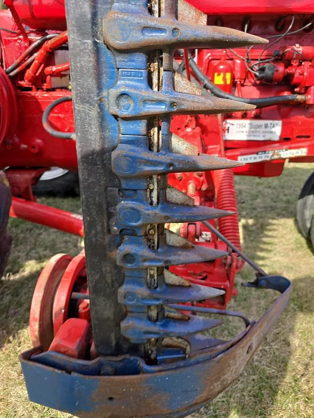 Image of International Harvester 115 equipment image 4