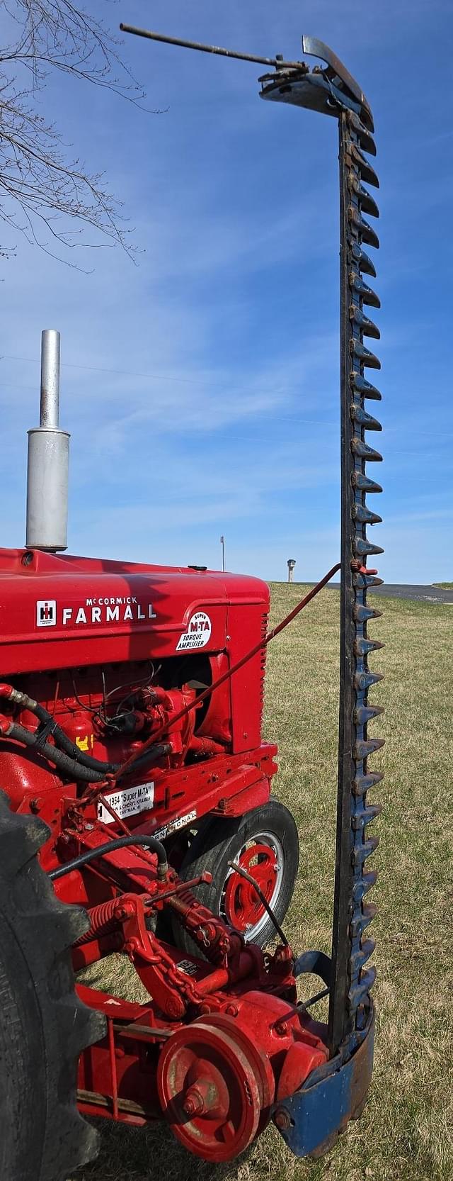Image of International Harvester 115 equipment image 3