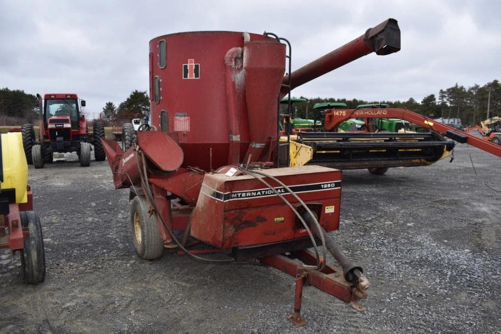 Image of International Harvester 1250 Primary image