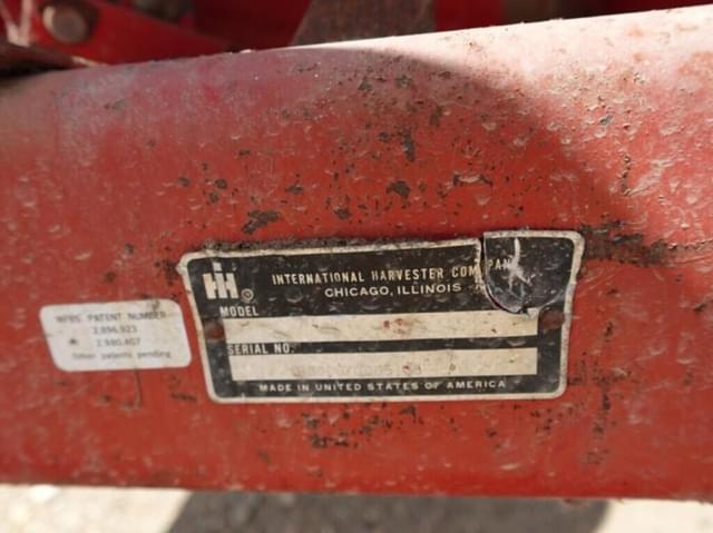 Image of International Harvester 1250 equipment image 4