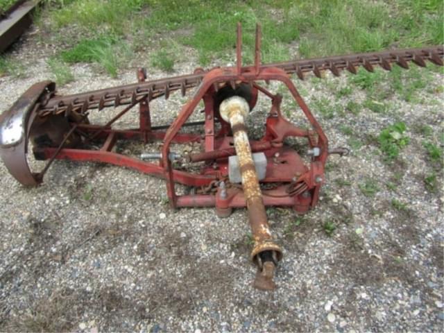 Image of International Harvester 1300 equipment image 1