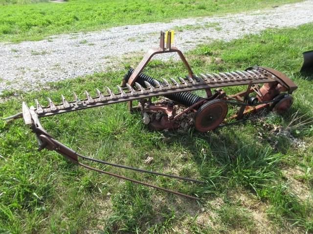 Image of International Harvester 1300 equipment image 2