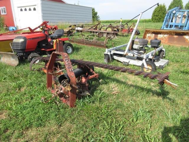 Image of International Harvester 1300 equipment image 1