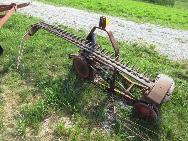 Image of International Harvester 1300 equipment image 3