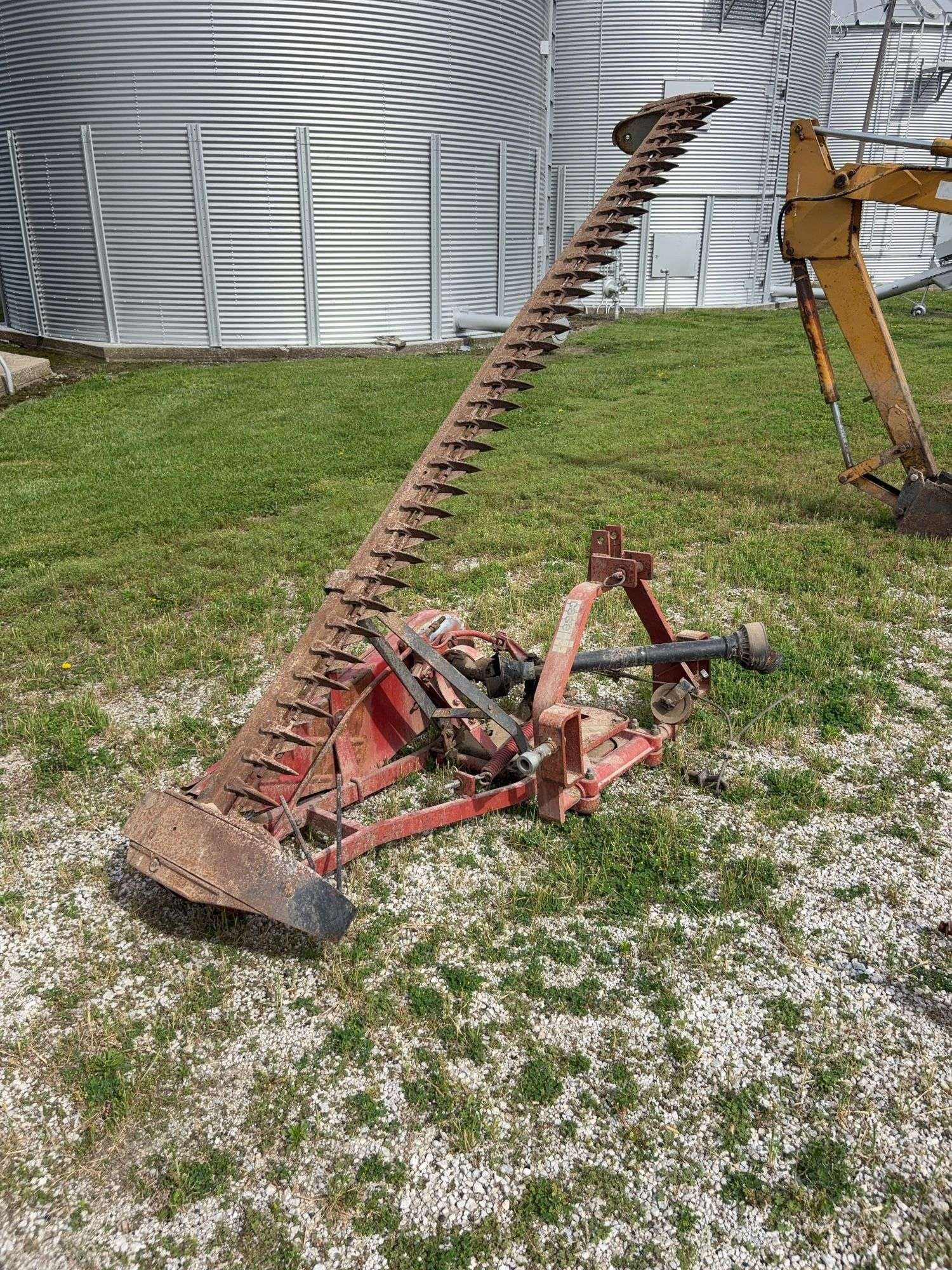 Case IH 1300 Equipment Image0