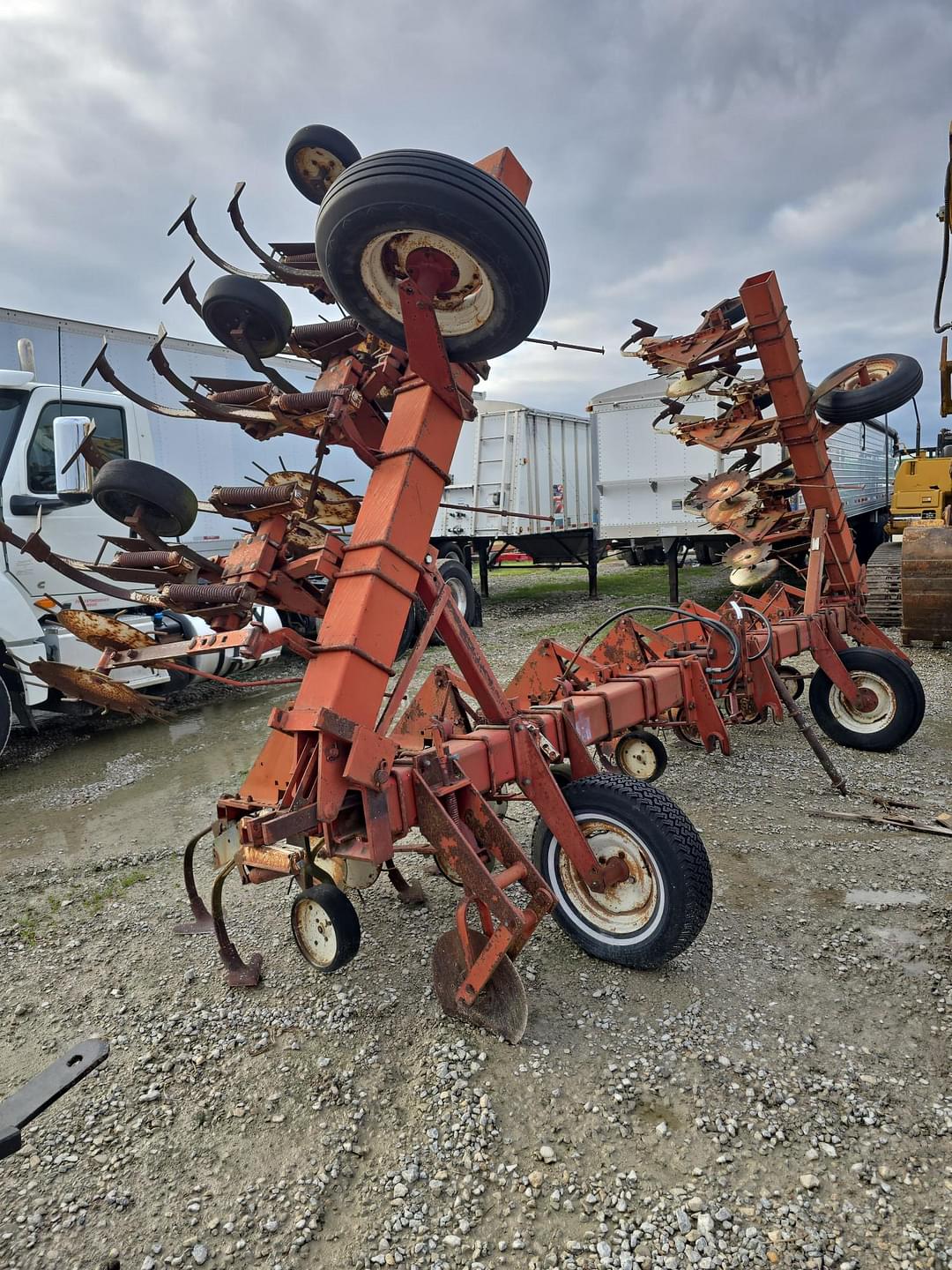 Image of International Harvester 133 Primary image