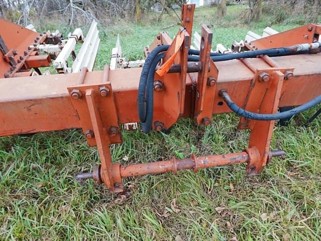 Image of International Harvester 133 equipment image 4