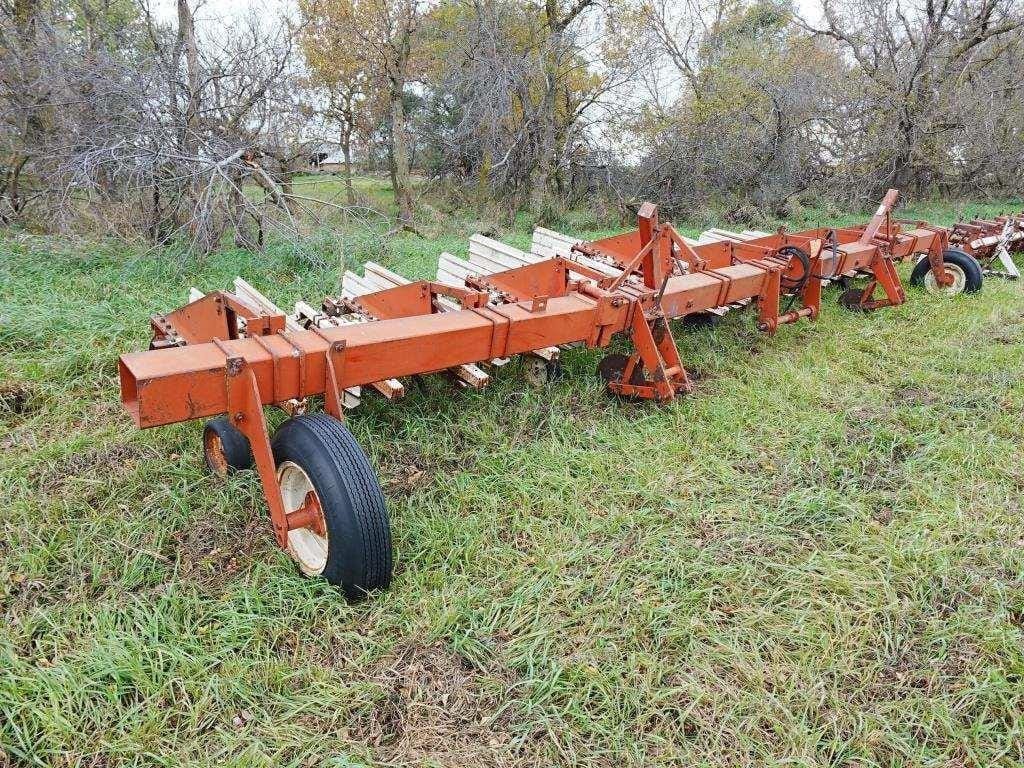 Main image International Harvester 133