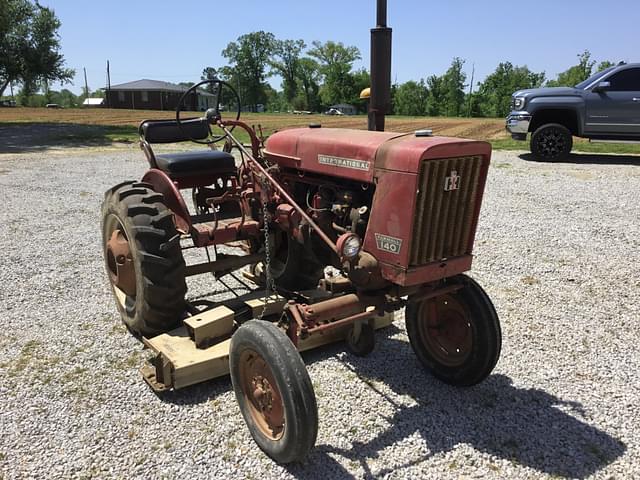 Image of International Harvester 140 equipment image 4