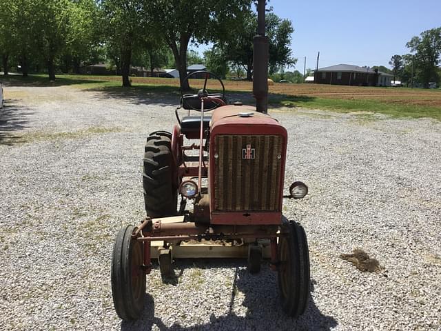 Image of International Harvester 140 equipment image 3