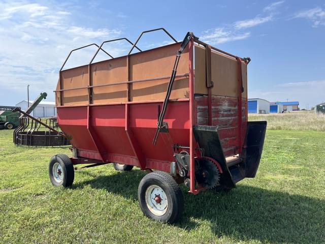 Image of International Harvester 140 equipment image 1