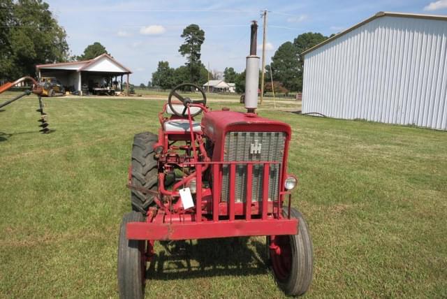 Image of International Harvester 140 equipment image 2
