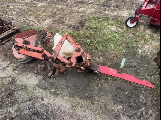 Image of Farmall 140 equipment image 4
