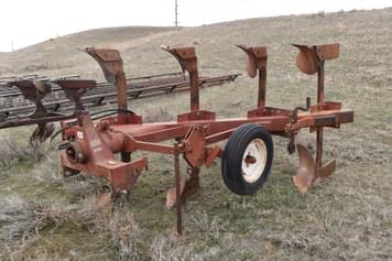 Main image International Harvester 140