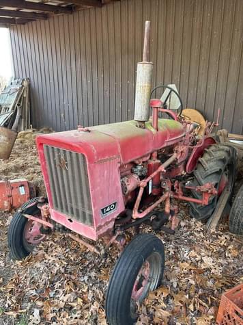 Main image International Harvester 140