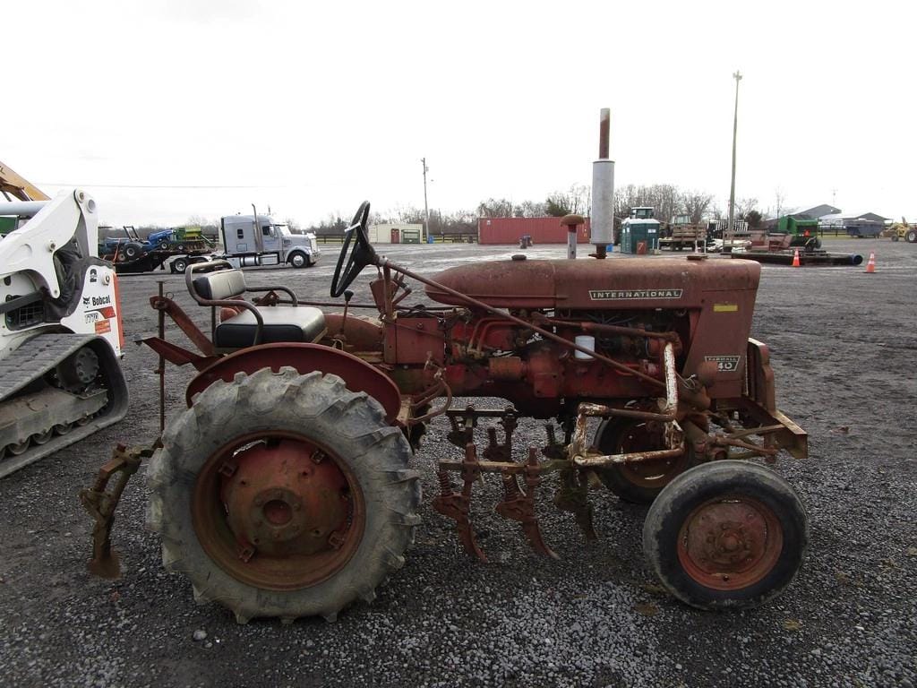 Main image Farmall 140