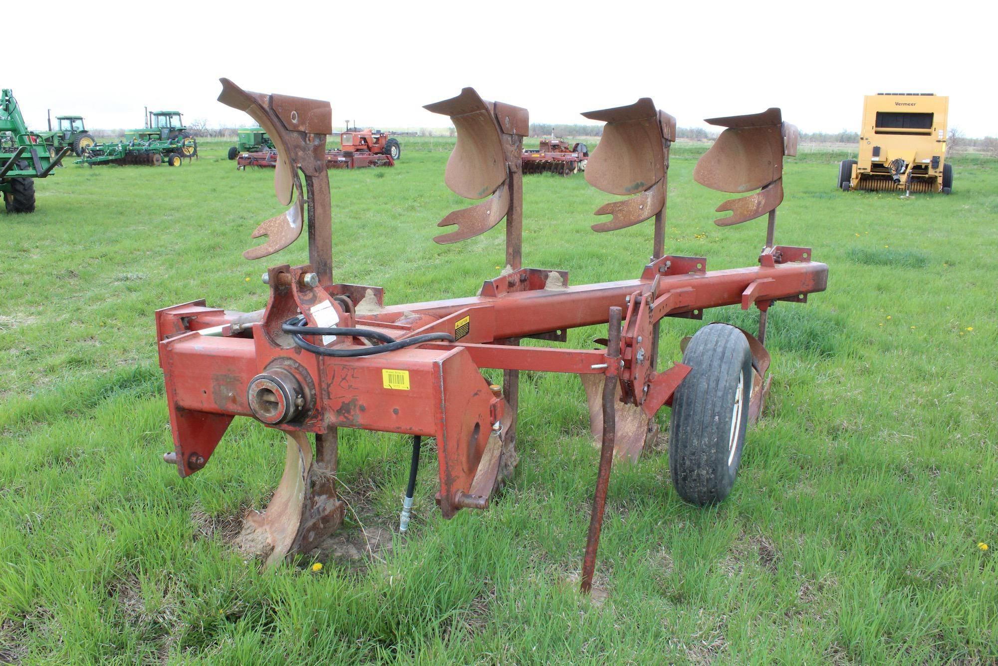 Main image International Harvester 145