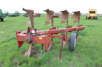 Main image International Harvester 145