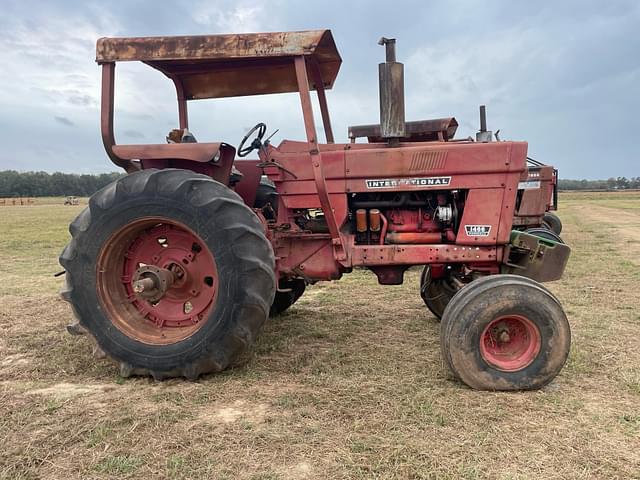 Image of International Harvester 1466 equipment image 2