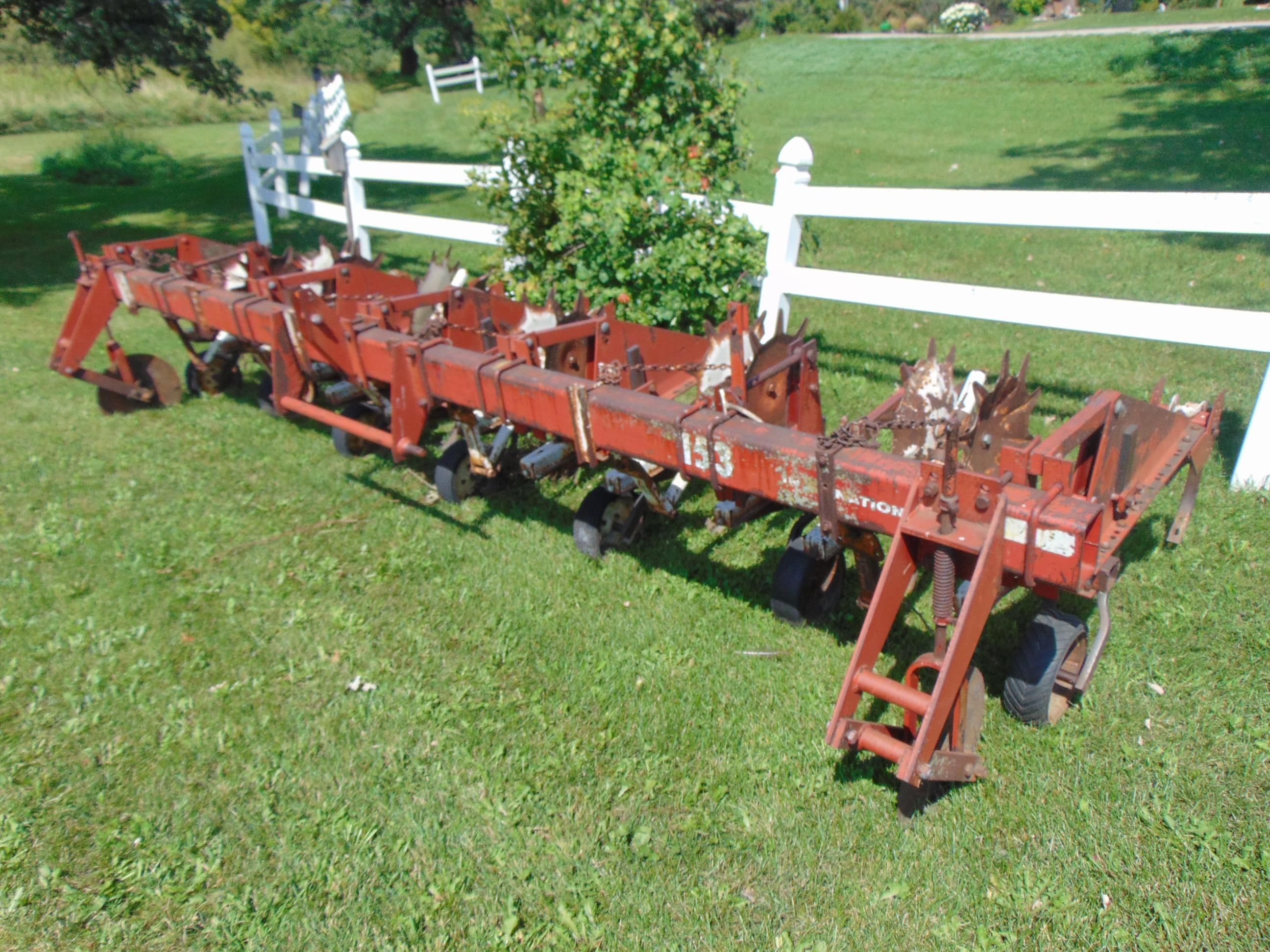 Main image International Harvester 153