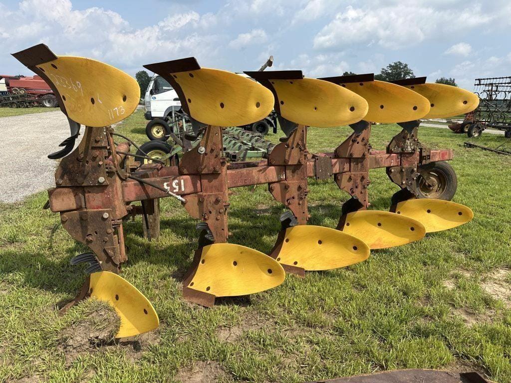 Main image International Harvester 155