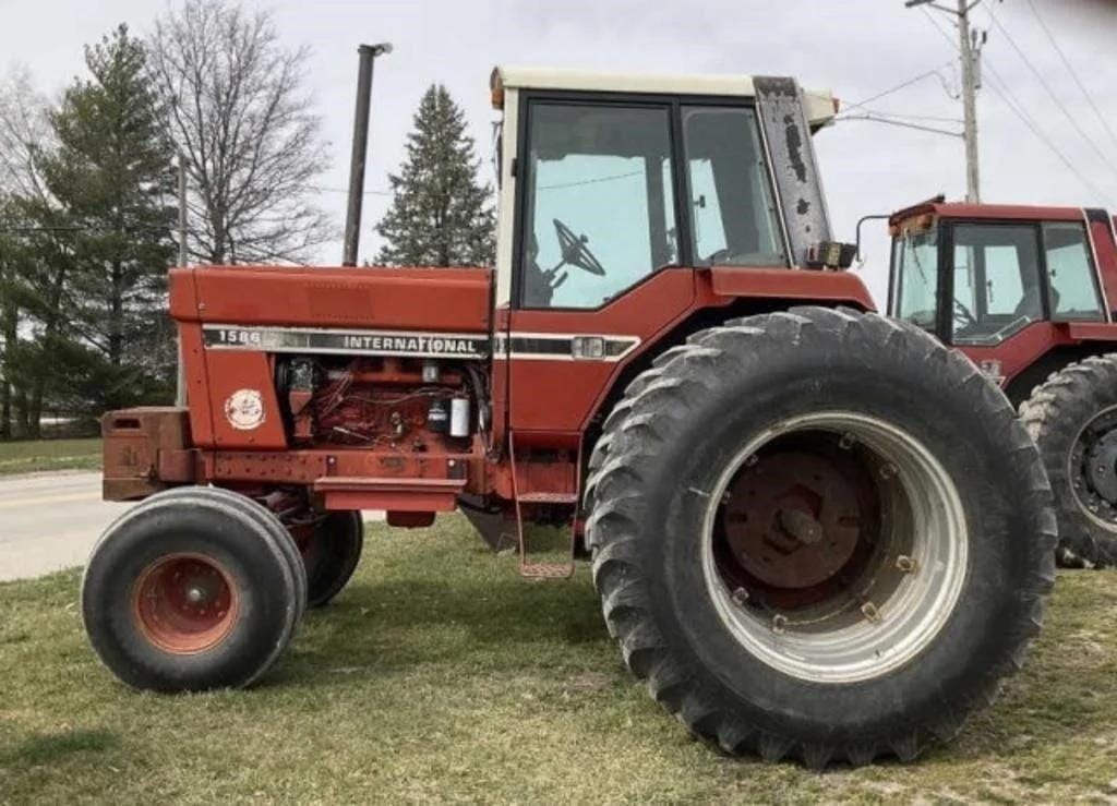 Main image International Harvester 1586