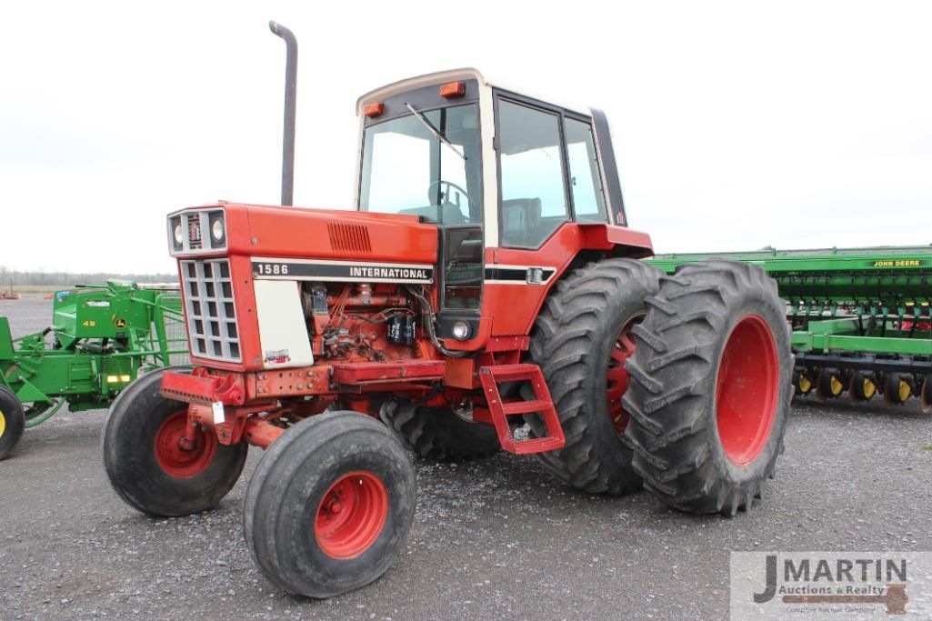 Main image International Harvester 1586