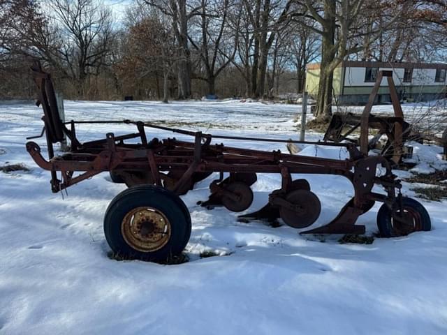 Image of International Harvester 16 equipment image 2