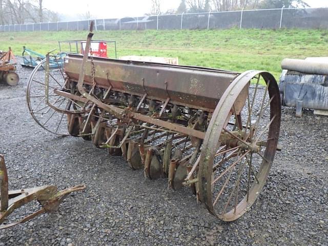 Image of International Harvester 16 equipment image 1