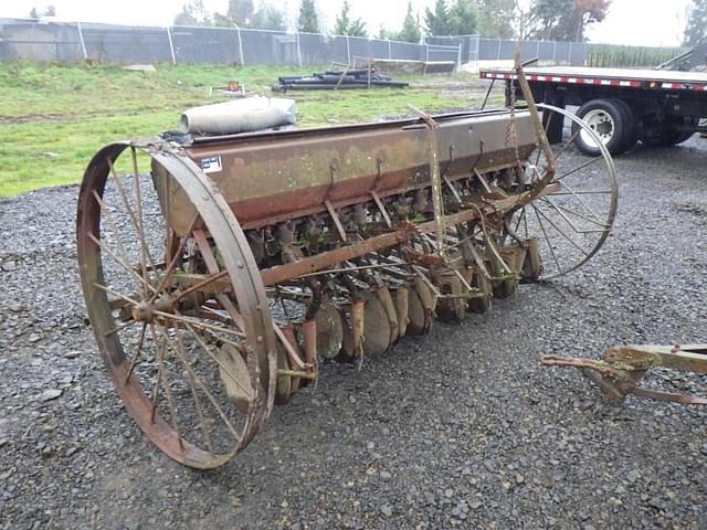 Image of International Harvester 16 equipment image 2