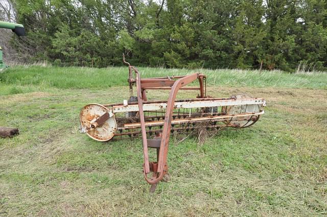 Image of International Harvester 16 equipment image 2