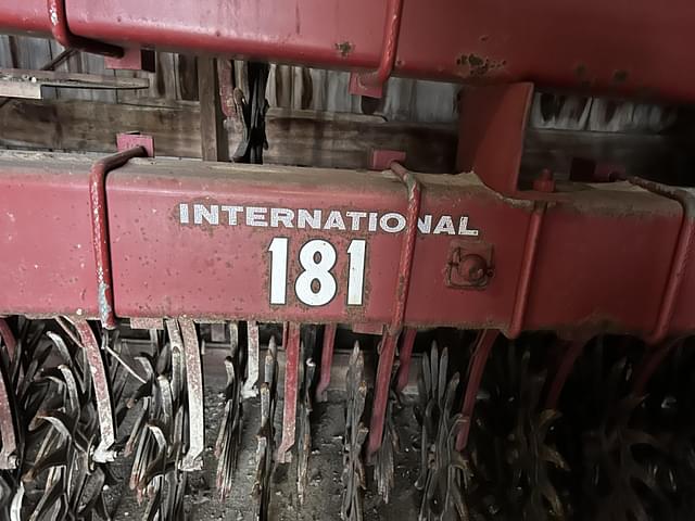 Image of International Harvester 181 equipment image 2