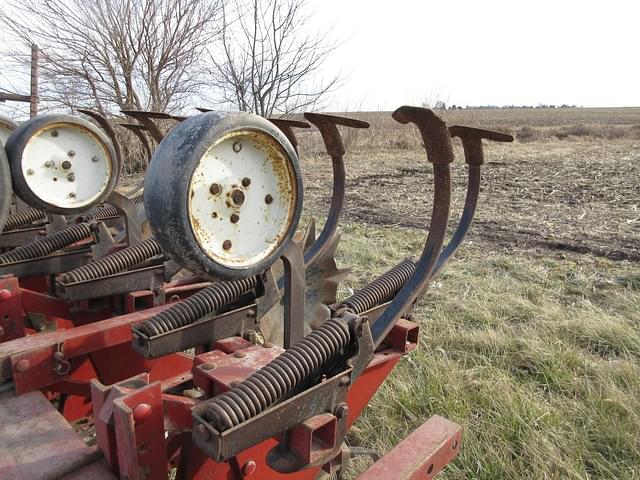 Image of International Harvester 183 equipment image 1