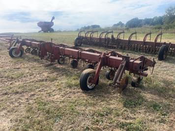 Main image International Harvester 183