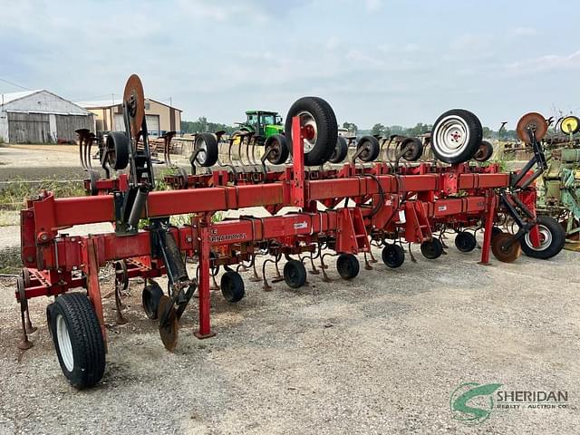 Image of Case IH 183 equipment image 1