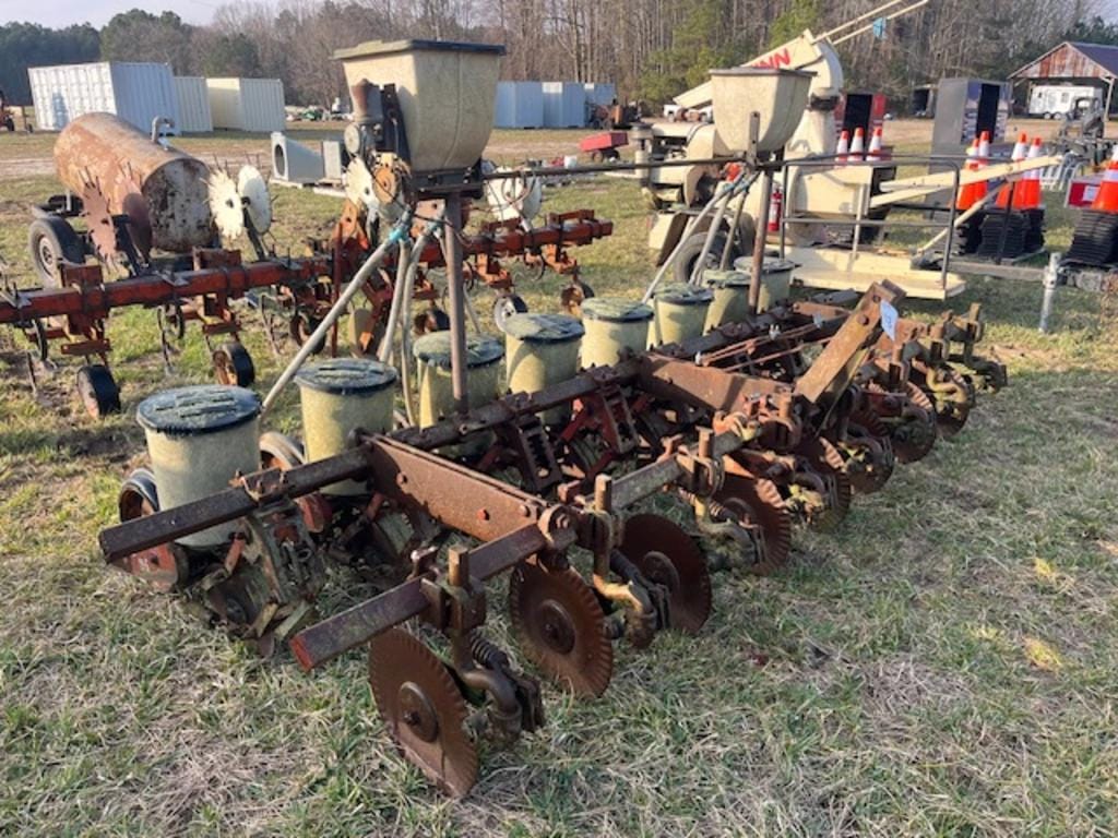 Main image International Harvester 185