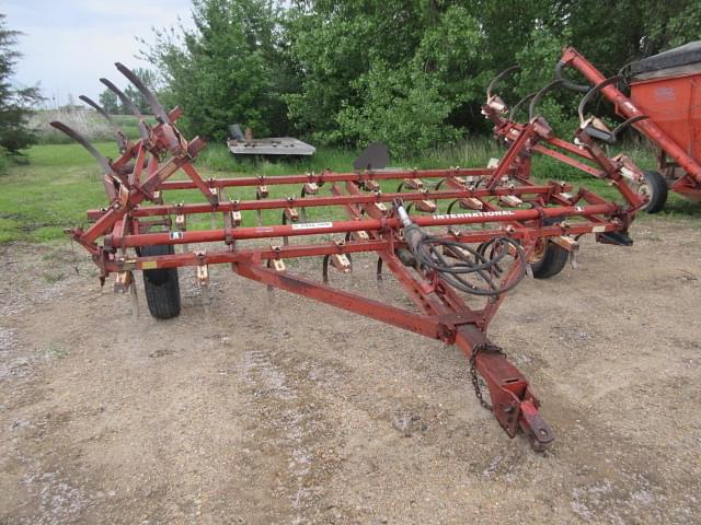 Image of International Harvester Vibra Shank Digger equipment image 1