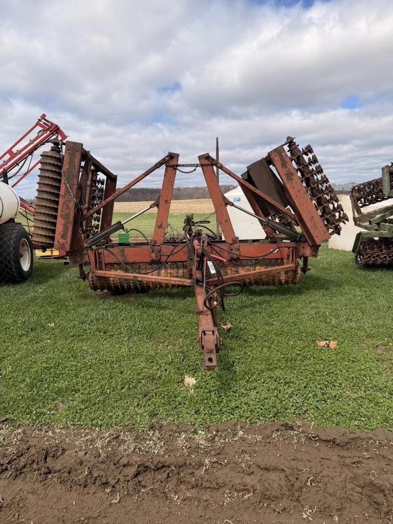 International Harvester 315 Equipment Image0