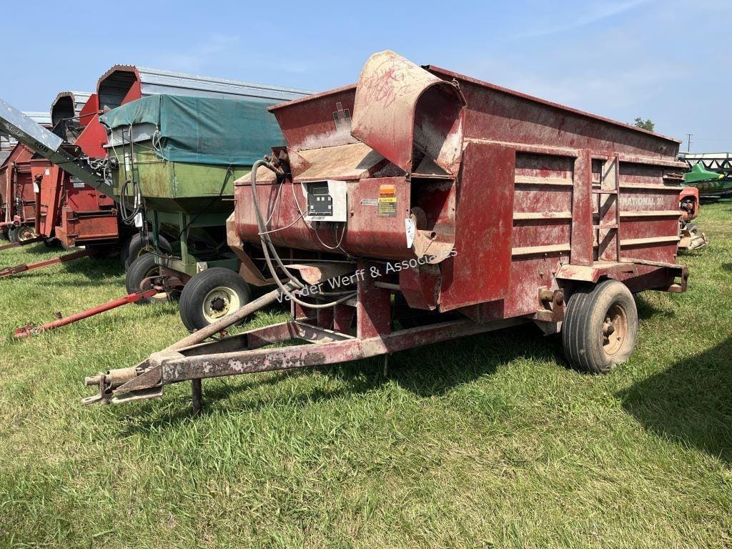 Main image International Harvester 200