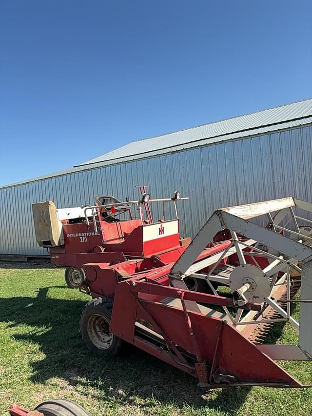 Image of International Harvester 210 equipment image 1