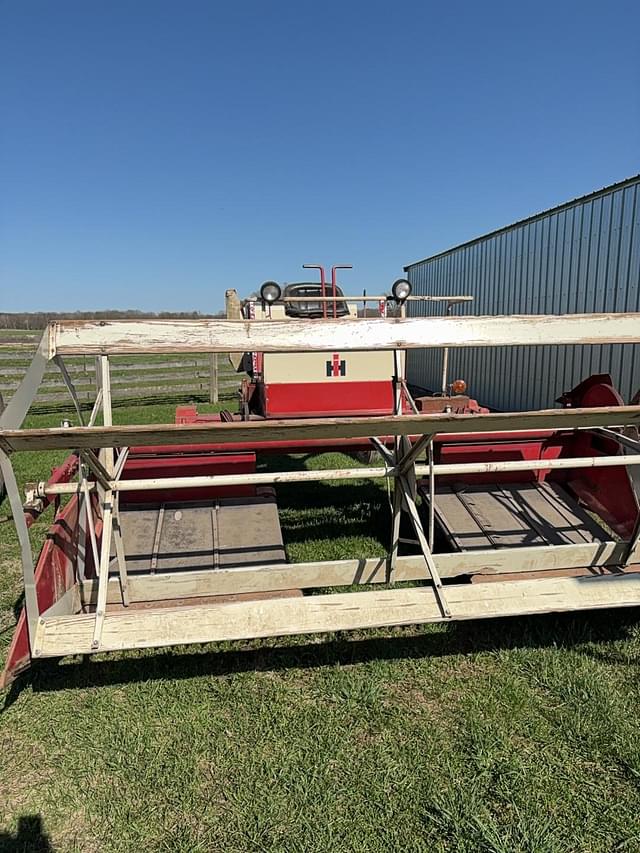 Image of International Harvester 210 equipment image 2