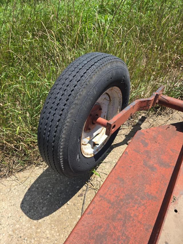 Image of International Harvester 211 equipment image 4